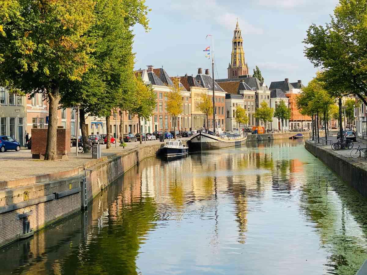 Nederland zet in op 200 miljoen euro voor AI-fabriek in Groningen